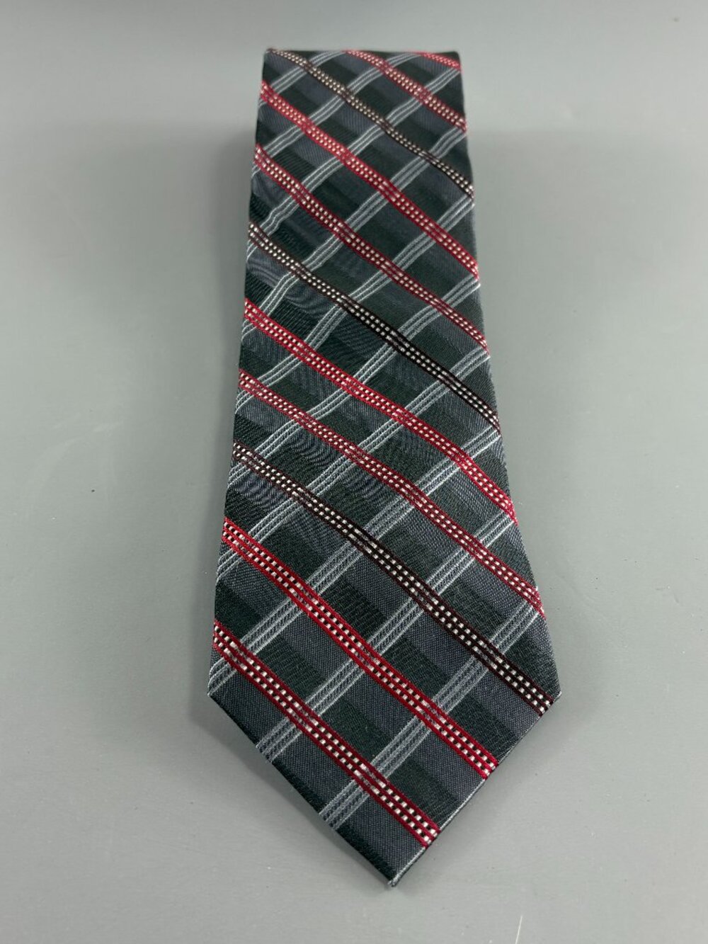 Pronto Uomo Grey / Red Plaid Men's Extra Long Tie 3 1/2" x 63" NWOT